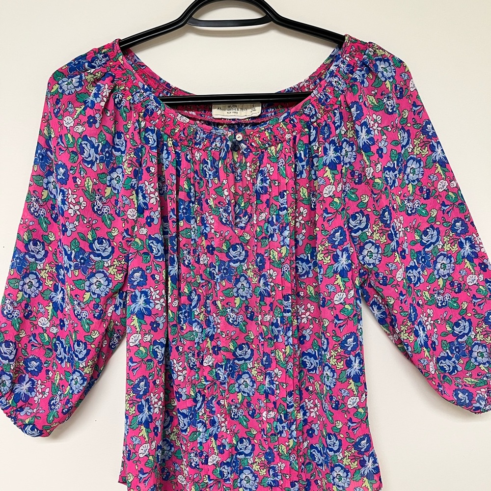 Abercrombie and Fitch Floral Sheer loose blouse